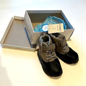 New in box carters duck boots size 7